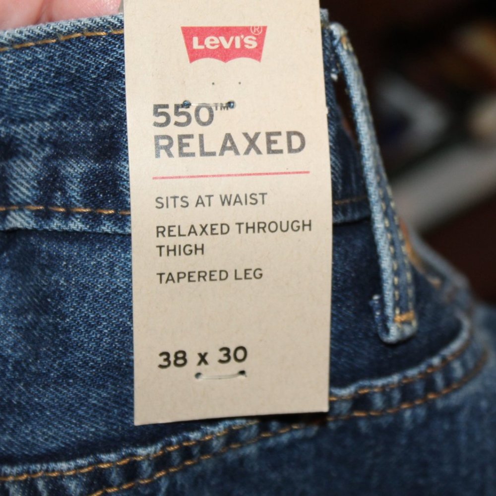 NWT Levis 505 Relaxed Men size 38 x 30_7